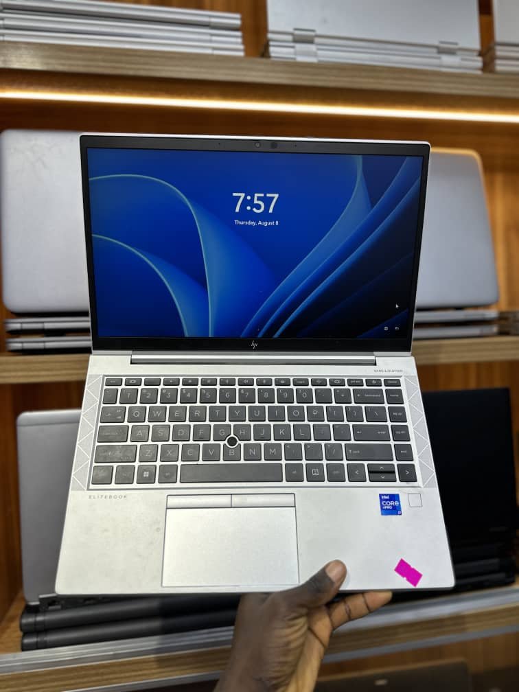 hp elitebook 840 g8 opened hp elitebook 840 g8 opened